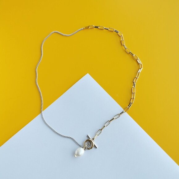 Leighton Convertible Mixed Metal White Pearl Chain Necklace by Kendra Scott - Picture 3 of 3